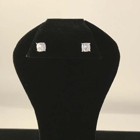 1ct Cushion Cut Solitaire Studs - Picture 7 of 17